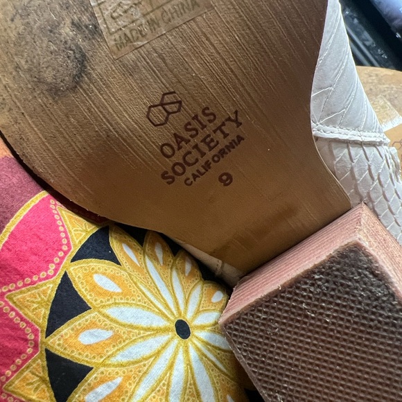 Elegant Oasis Society Cream Oasis SocAnkle Boots - Picture 5 of 13